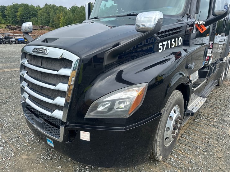 #61416-•-2019-freightliner-cascadia-evolution-iseries-sleeper-cab-truck-tractor-image-9