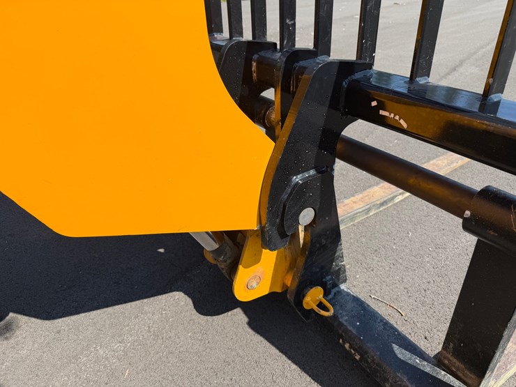 2024-jcb-509-42-image-11