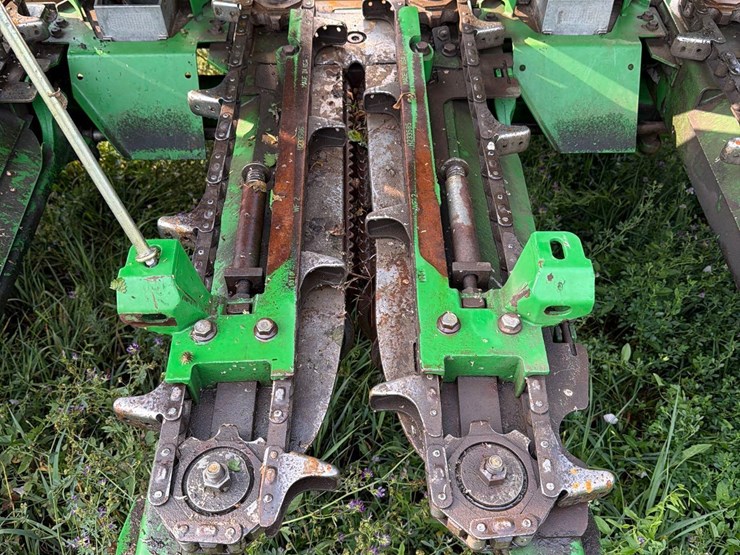 2009-john-deere-608c-image-31