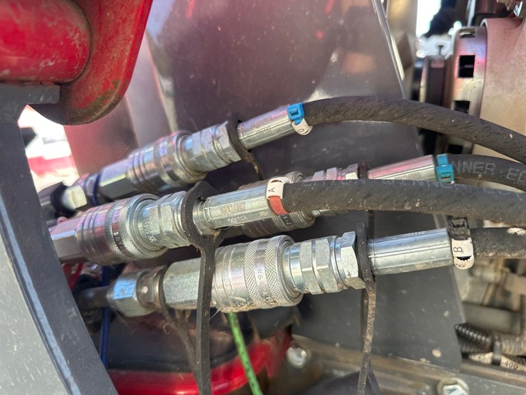 2021-massey-ferguson-1805-image-60