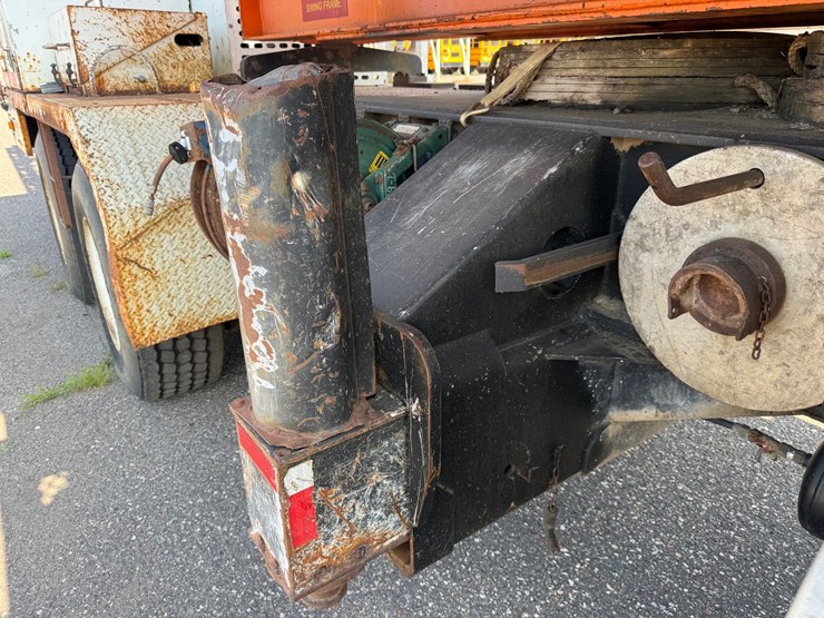 #2470-•-2002-tor-truck-dr-4280-crane-truck-image-51