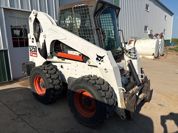 2008-bobcat-s250-image-1