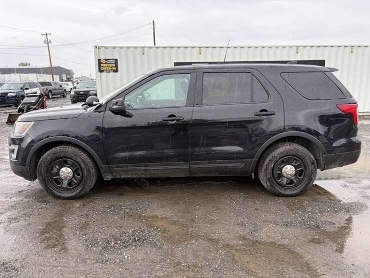2017-ford-explorer-image-7