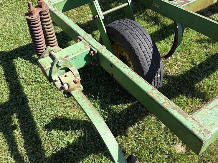 john-deere-100-image-13