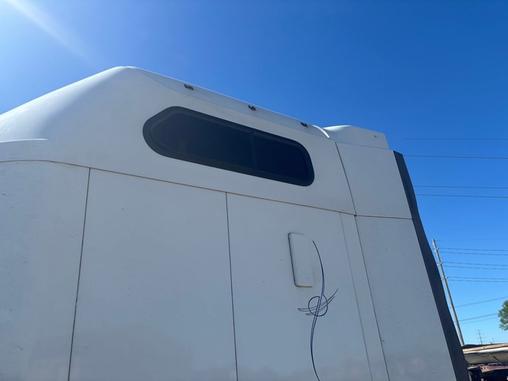 #2161-•-2015-mack-cxu600-sleeper-cab-truck-tractor-image-14
