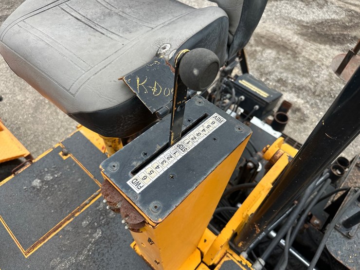 blaw-knox-pf3200-image-29