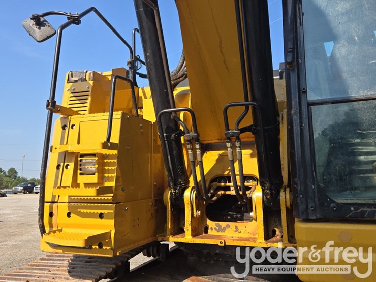 2019-caterpillar-335fl-image-21