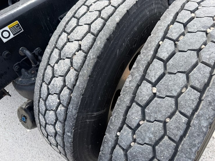 2016-kenworth-w900l-image-71