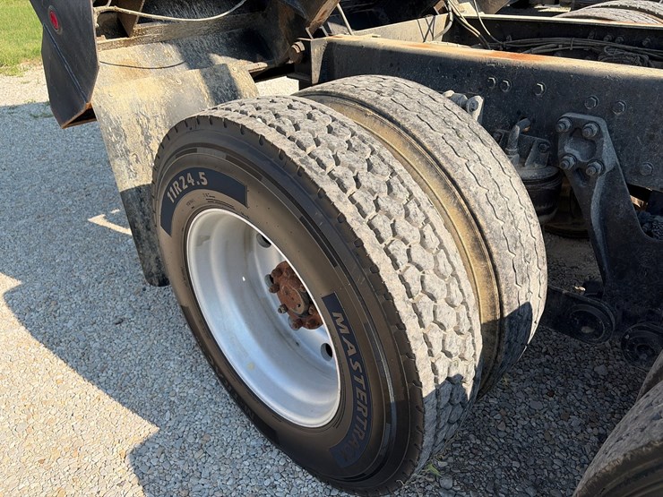 2019-kenworth-t800-image-32