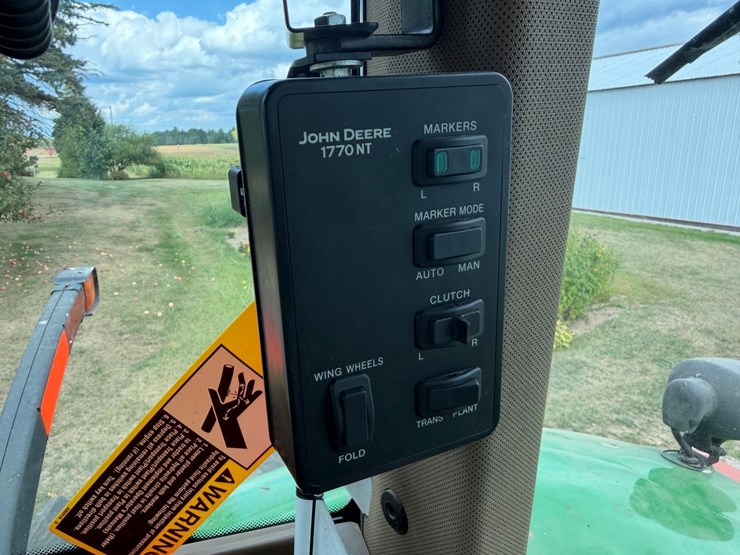 john-deere-8130-image-67