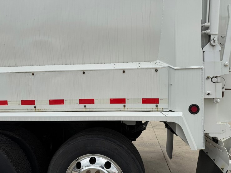 2015-mack-leu613-image-28