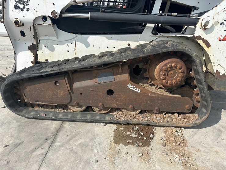 2014-bobcat-t550-image-43