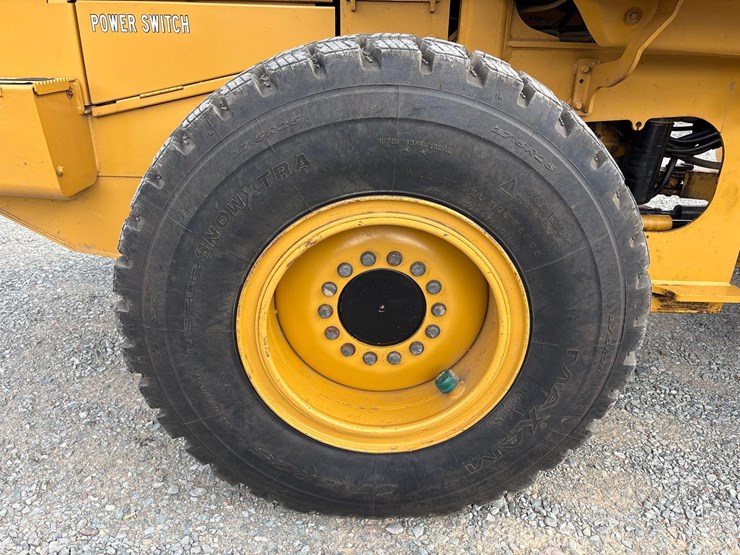 deere-444h-image-81