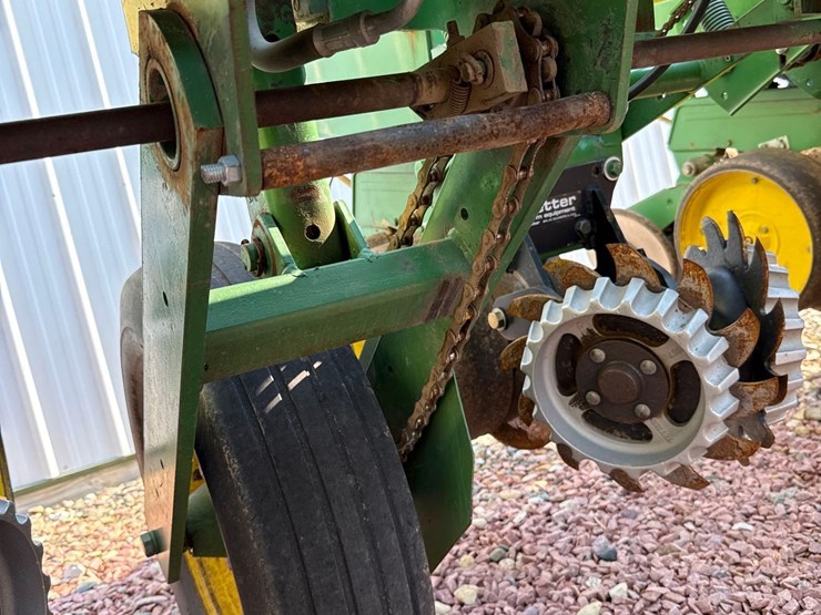 john-deere-7000-image-57