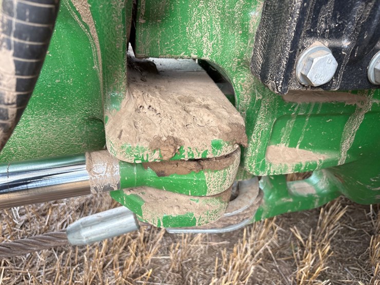 2022-john-deere-640-image-31
