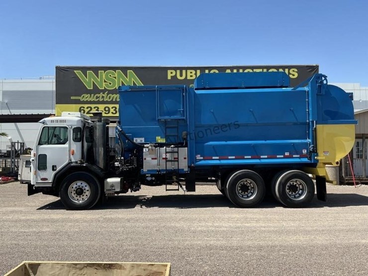 2018-peterbilt-520-image-1