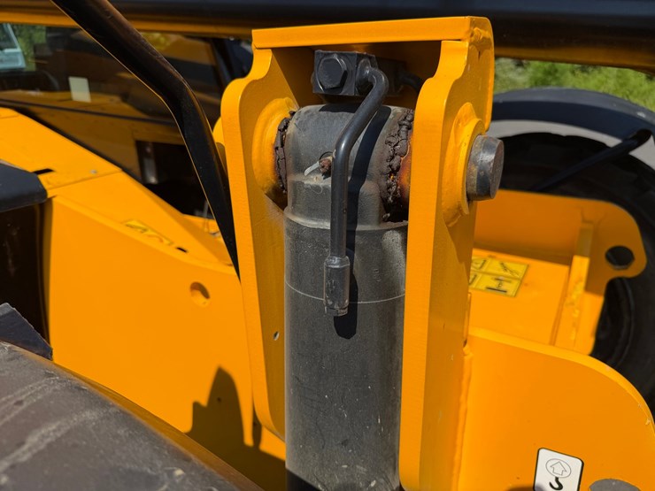 2024-jcb-509-42-image-101