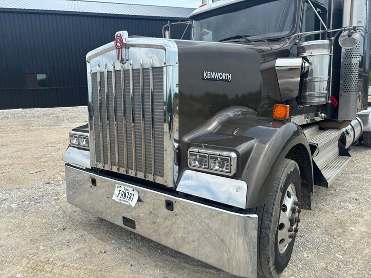 2012-kenworth-w900-image-7