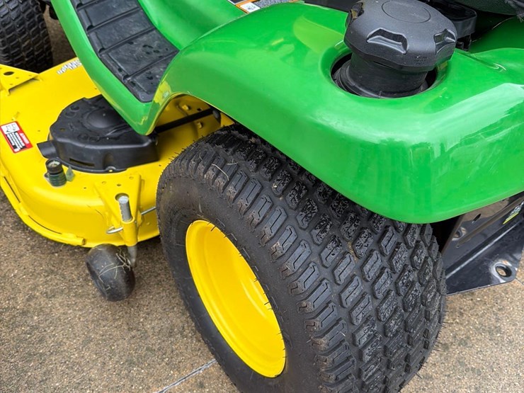 2021-john-deere-x390-image-14
