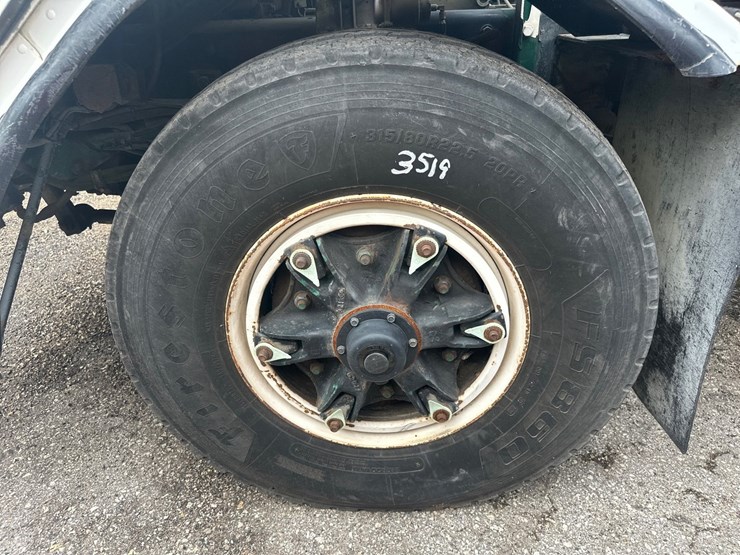 1990-peterbilt-320-image-59