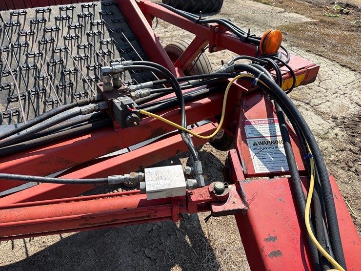 h&s-9ft-hay-merger-image-17