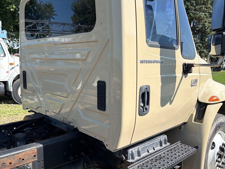 2003-international-durastar-4400-image-24