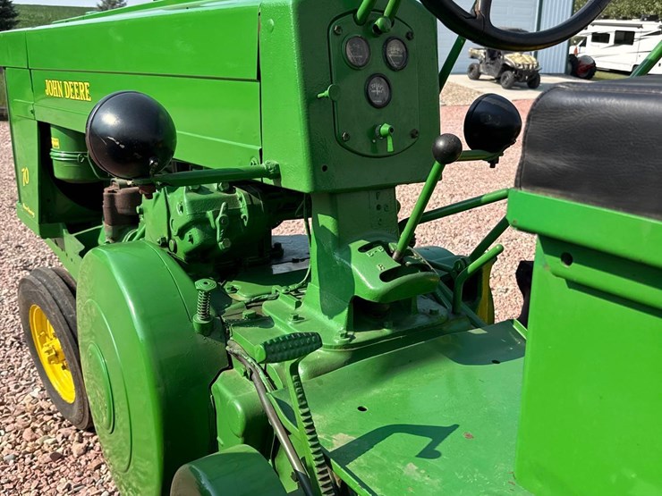 john-deere-70-image-34