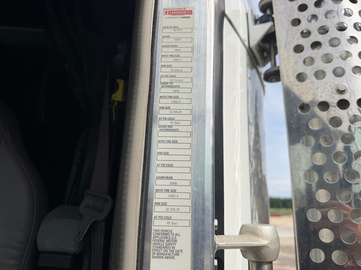 2016-kenworth-w900l-image-76