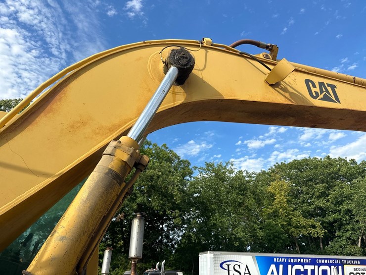 caterpillar-225d-lc-image-18