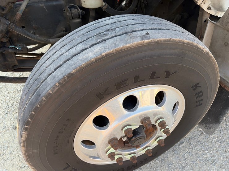 2015-ford-f750-image-22