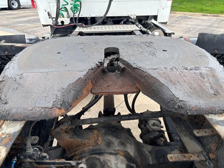 #2297-•-2017-freightliner-m2-single-axle-day-cab-truck-tractor-image-68
