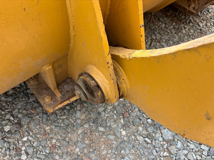deere-444h-image-21
