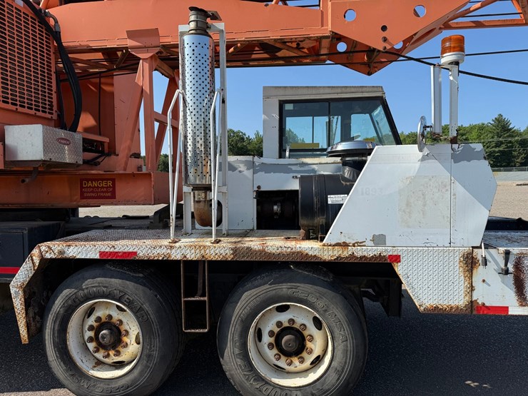 #2470-•-2002-tor-truck-dr-4280-crane-truck-image-14