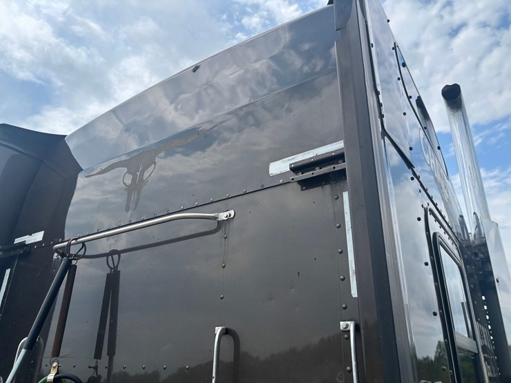 2012-kenworth-w900-image-36