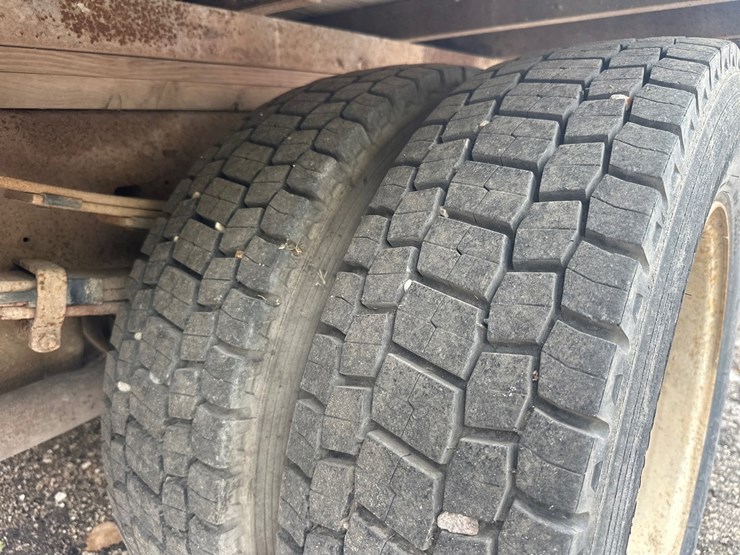 2000-gmc-3500-image-55