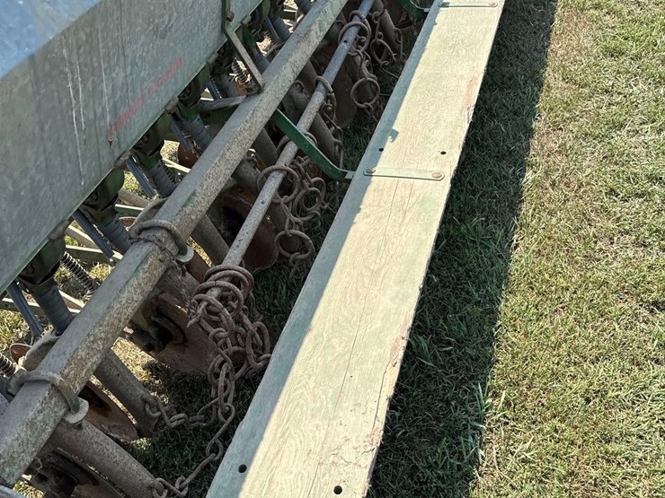 john-deere-van-brunt-12ft-drill-image-20