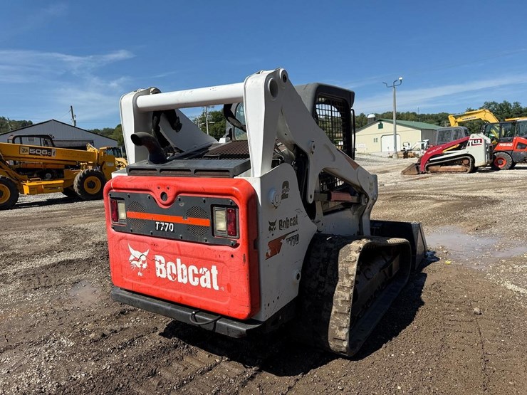 2017-bobcat-t770-image-4