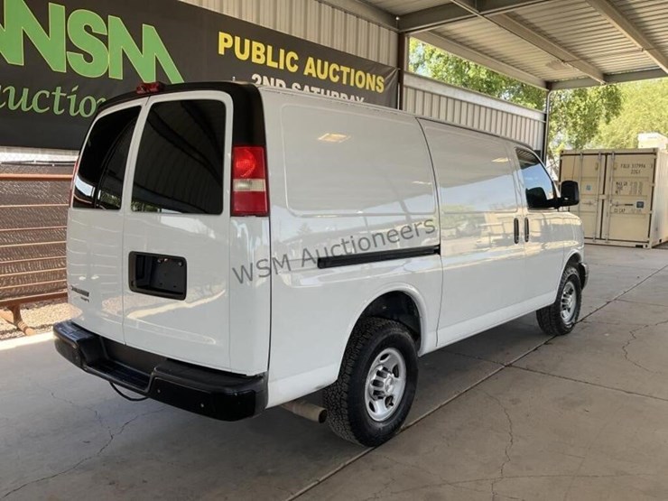 2015-chevrolet-express-3500-image-7