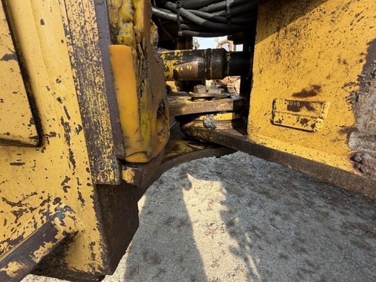 2002-caterpillar-525b-image-19