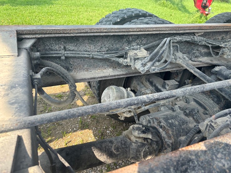 #2289-•-2006-peterbilt-tandem-axle-dump-truck-image-91