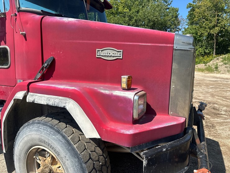 #2639-•-white-gmc-cab-and-chassis-image-14
