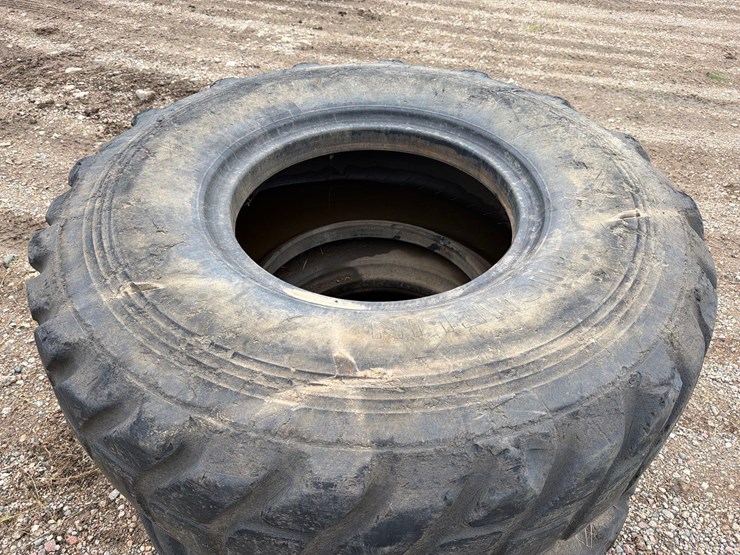 michelin-20.5r25-tractor-tires-image-4