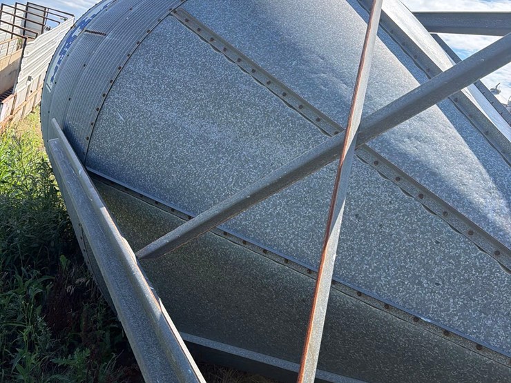 hog-slat-15-ton-bulk-bin-image-12