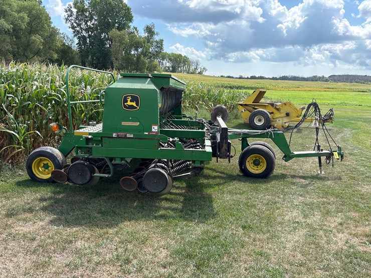 john-deere-1590-image-4