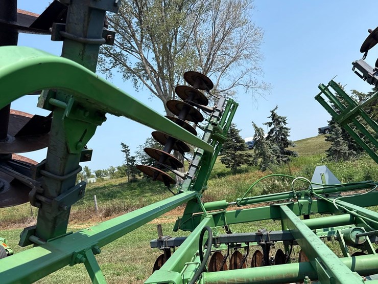 john-deere-230-image-21