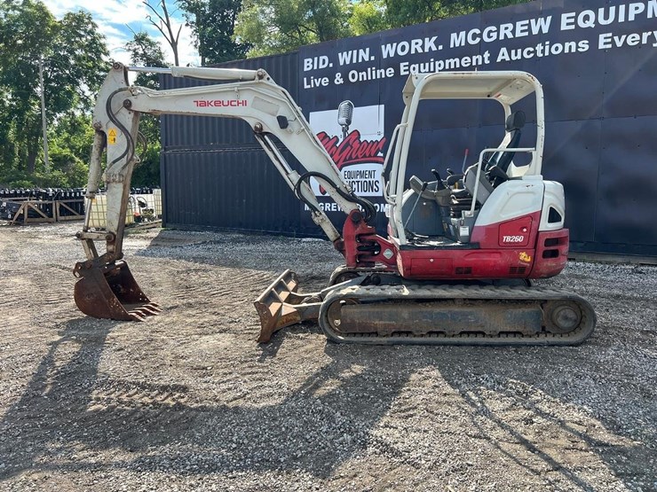 2016-takeuchi-tb260-image-3