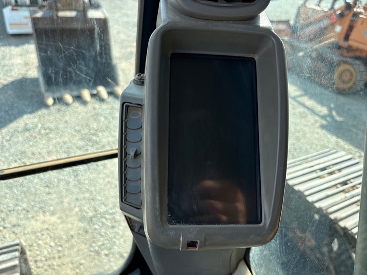 deere-250g-lc-image-71