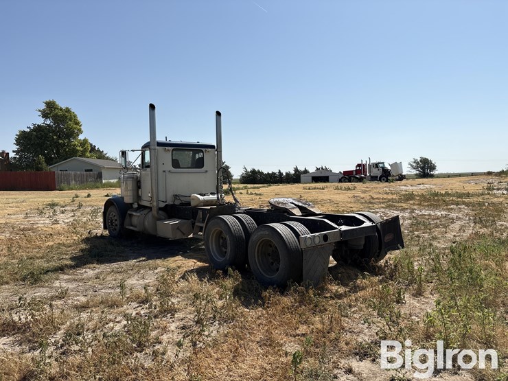 2001-peterbilt-379-image-5