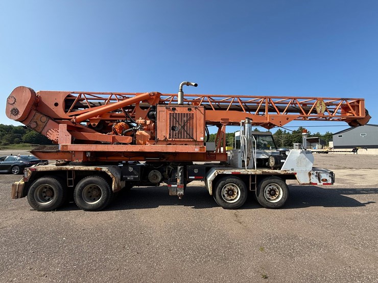 #2470-•-2002-tor-truck-dr-4280-crane-truck-image-6