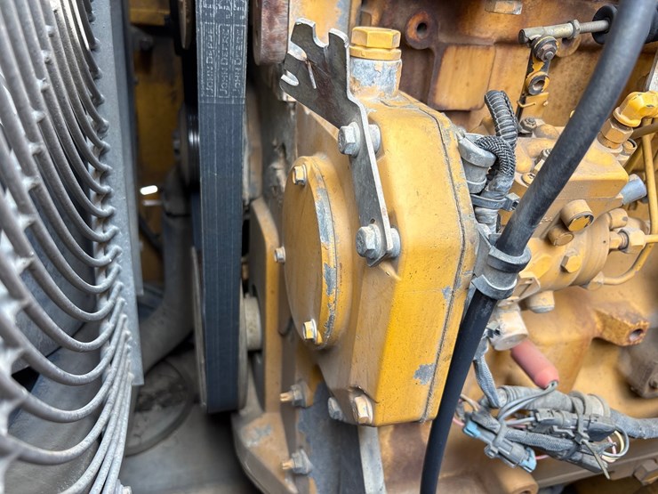 deere-444h-image-58